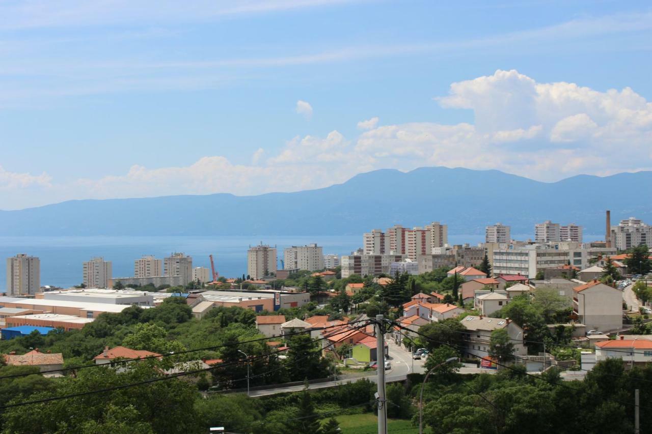 Blue Moon Apartments Риека Экстерьер фото