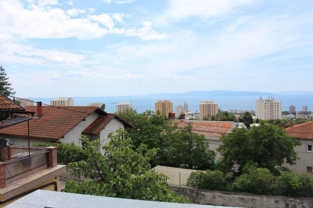 Blue Moon Apartments Риека Экстерьер фото