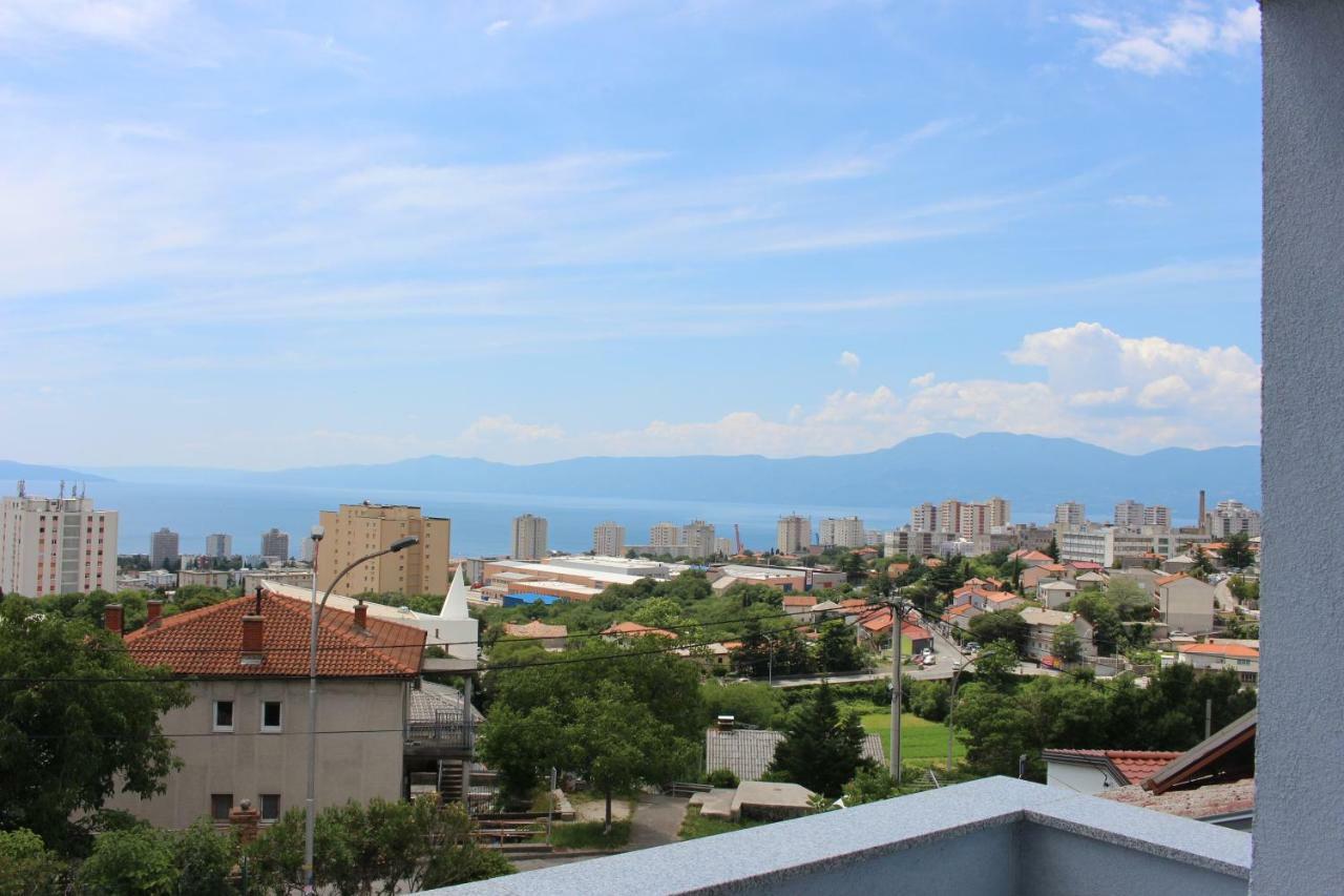 Blue Moon Apartments Риека Экстерьер фото