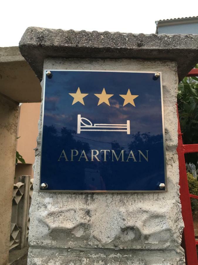 Blue Moon Apartments Риека Экстерьер фото